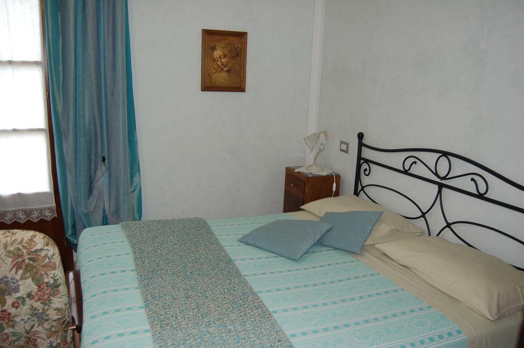 Agriturismo "Le Rondinelle" Valiano Kamer foto