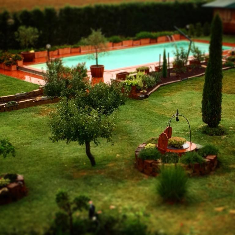 Agriturismo "Le Rondinelle" Valiano Buitenkant foto