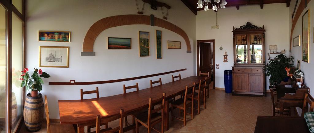 Agriturismo "Le Rondinelle" Valiano Buitenkant foto