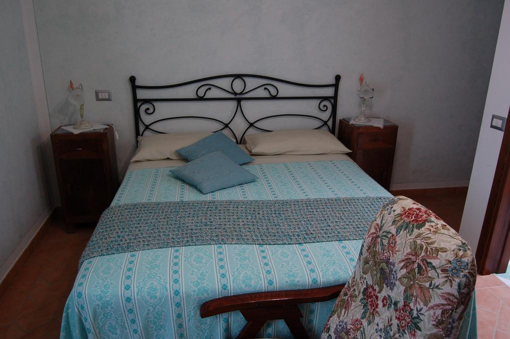 Agriturismo "Le Rondinelle" Valiano Kamer foto