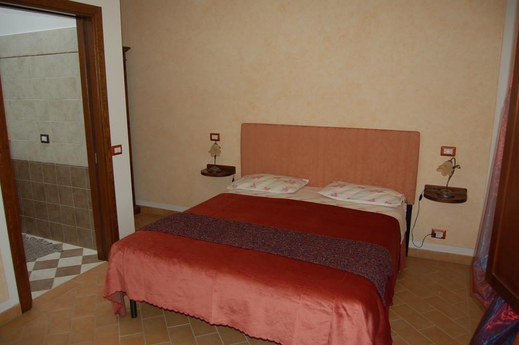 Agriturismo "Le Rondinelle" Valiano Kamer foto