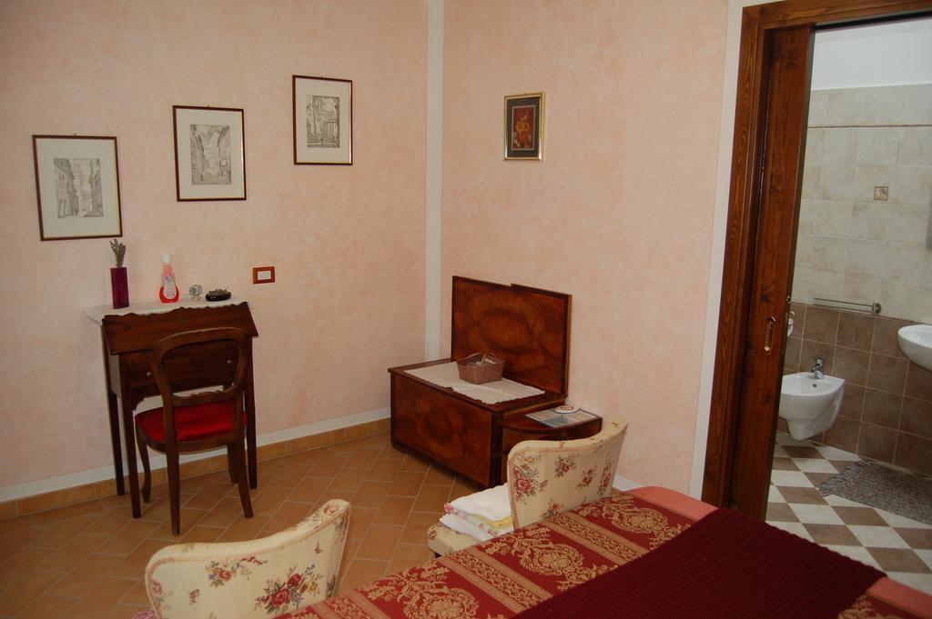 Agriturismo "Le Rondinelle" Valiano Kamer foto
