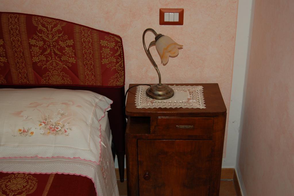 Agriturismo "Le Rondinelle" Valiano Kamer foto