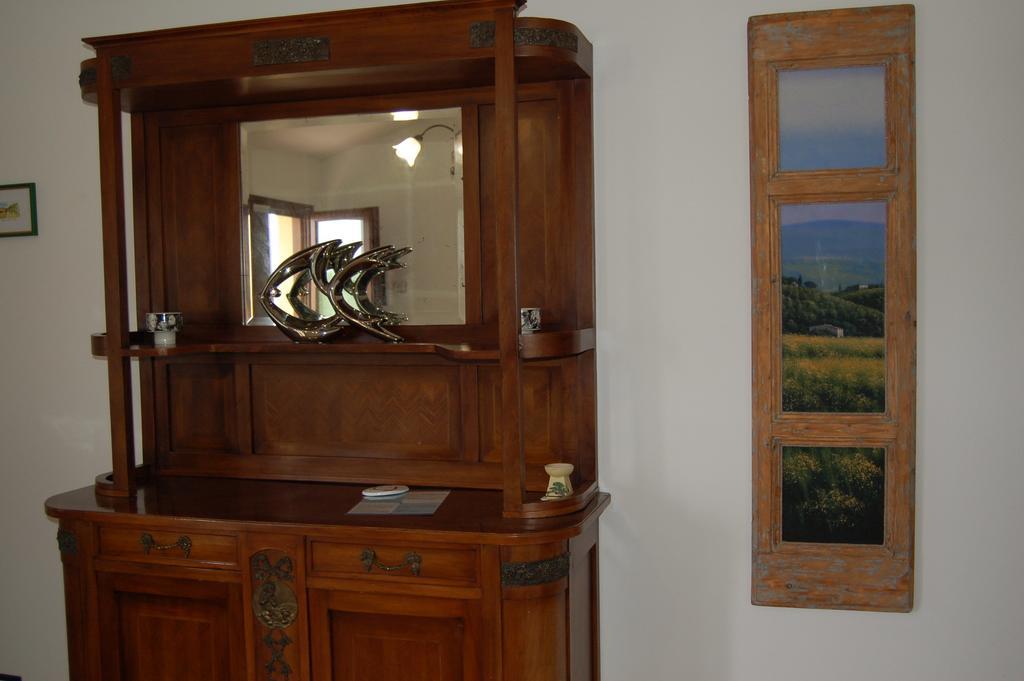 Agriturismo "Le Rondinelle" Valiano Kamer foto
