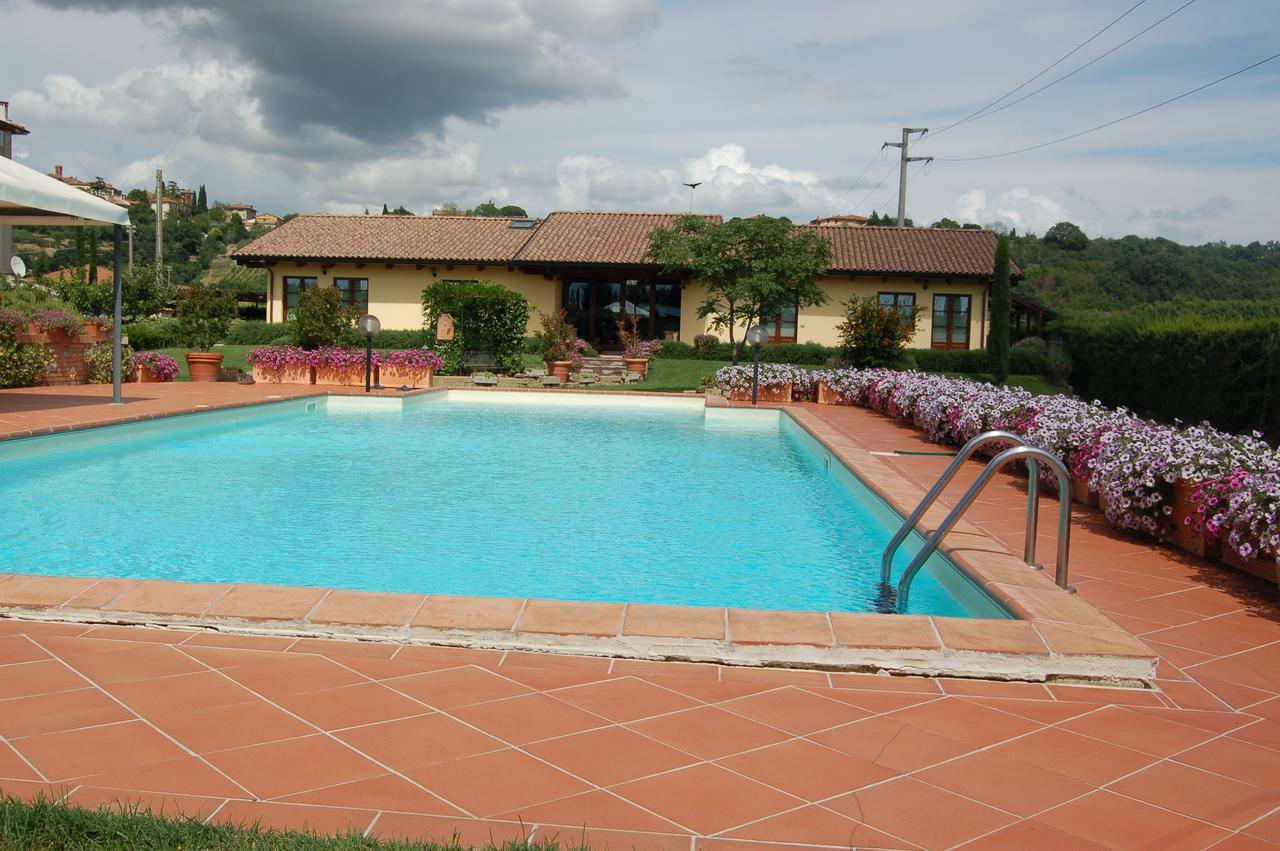 Agriturismo "Le Rondinelle" Valiano Buitenkant foto