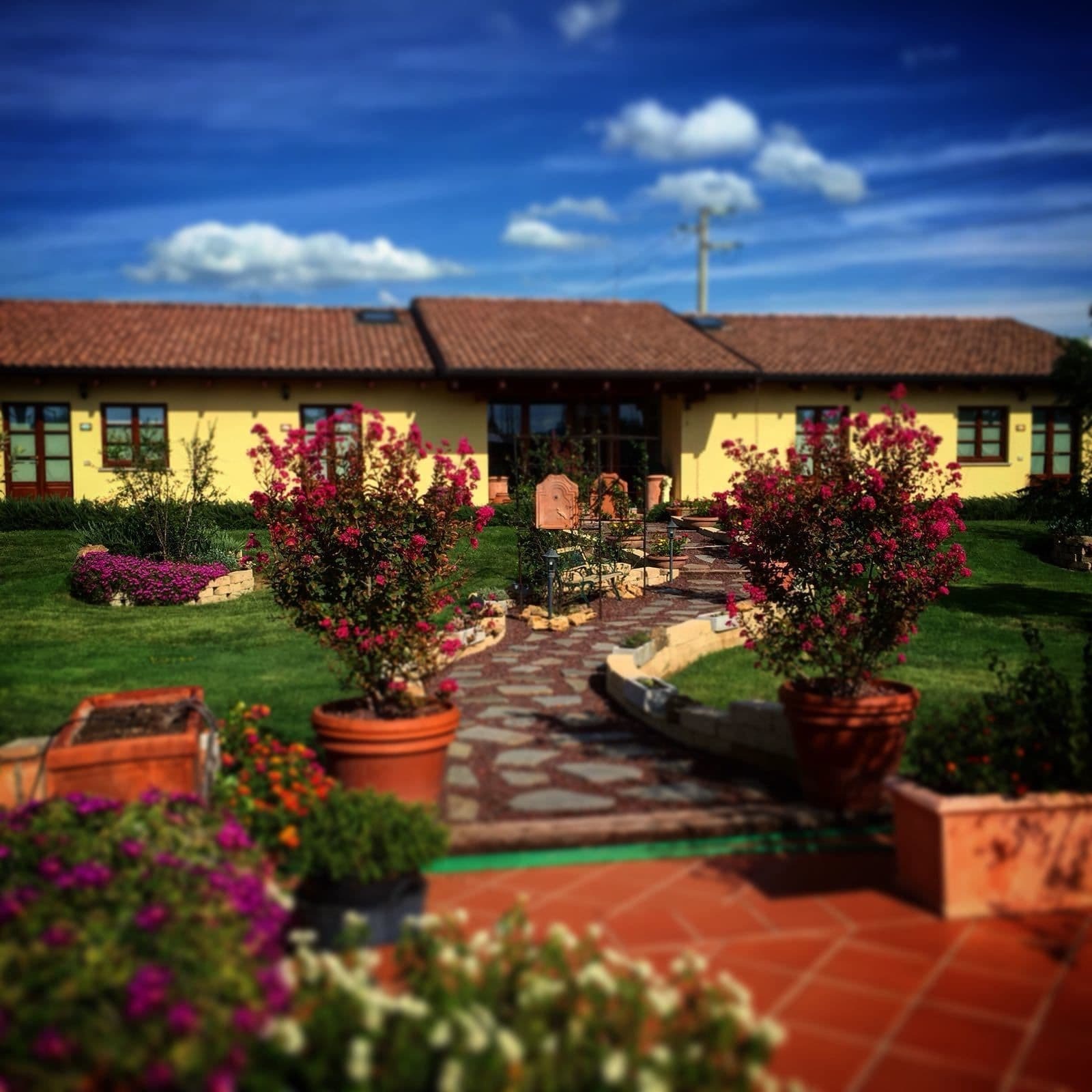 Agriturismo "Le Rondinelle" Valiano Buitenkant foto